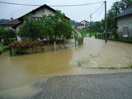 FOTO: Poplave u Pribavi 22 i 23.06.2010. Kuca_s11