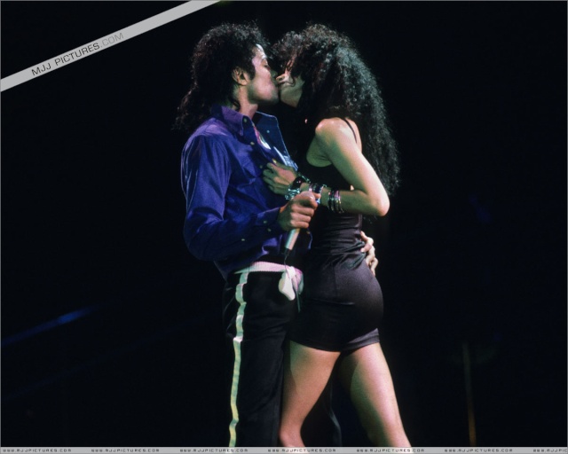 Bacio tra Diana Ross e Michael 00510