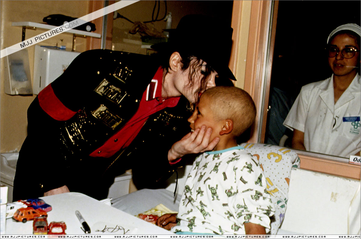 Foto di Michael e i bambini - Pagina 15 002_113