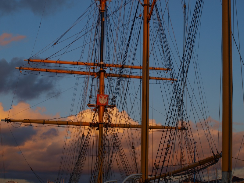 Ostende à la tombée de la nuit sur le Mercator Pb074410