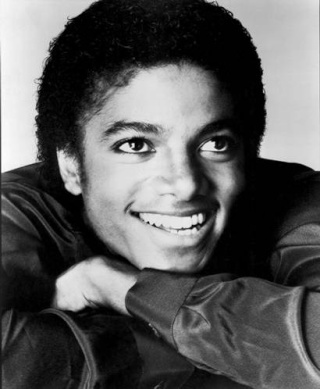[DECES] Michael Jackson est mort (+UP p.36) - Page 21 Mikeja10