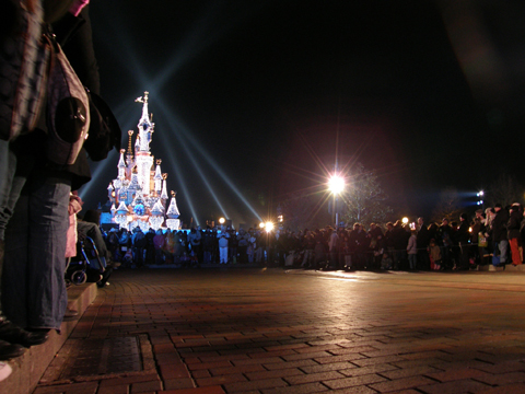 Vos photos nocturnes de Disneyland Paris - Page 25 P1020310