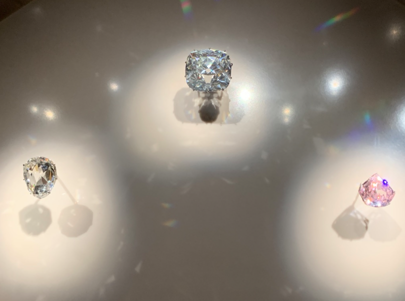 Les bijoux et diamants de la Couronne de France 2210