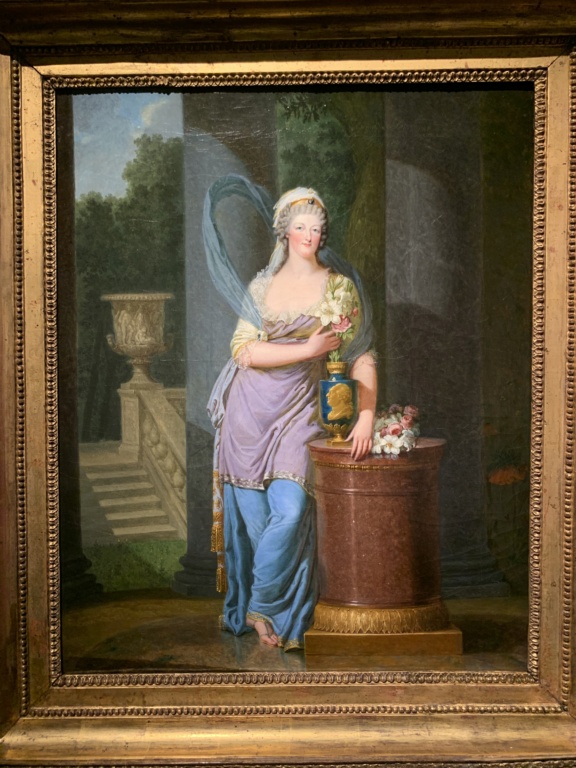Portraits de Marie-Antoinette costumée à l'antique, ou en vestale, par et d'après F. Dumont  - Page 2 3710e310