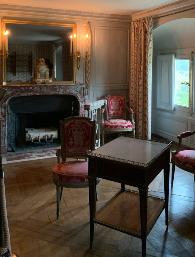 La visite du Petit Trianon: Chambre Dame d'Honneur 415