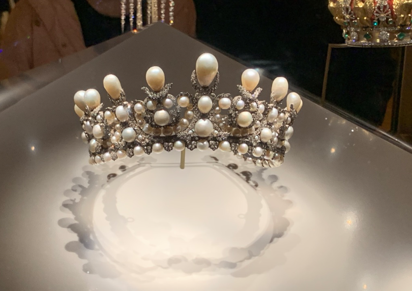 Les bijoux et diamants de la Couronne de France 419