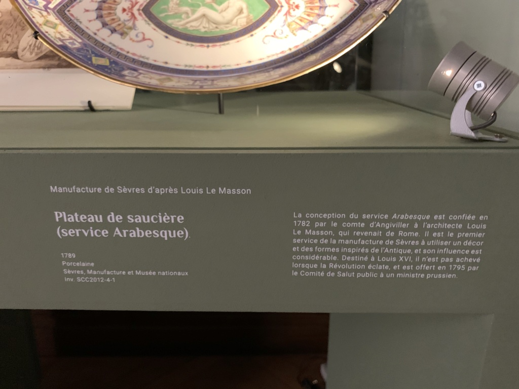 Les services en porcelaine de Sèvres de Louis XVI 88143110