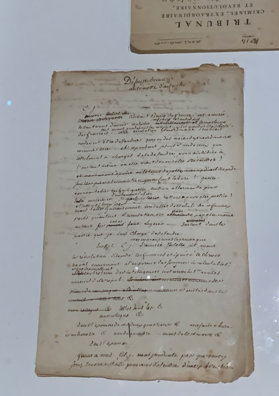 exposition - Exposition à la Conciergerie : Marie-Antoinette, métamorphoses d'une image  - Page 2 Captu606