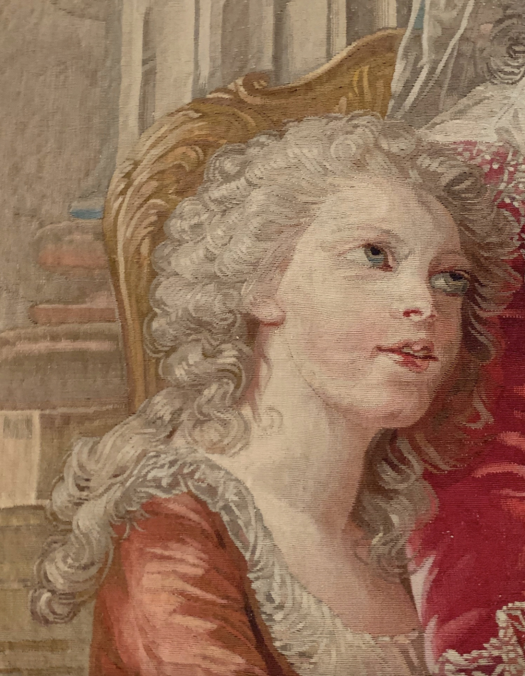 Tapisserie des Gobelins représentant le portrait de Marie-Antoinette et ses enfants par Mme Le Brun Captu758