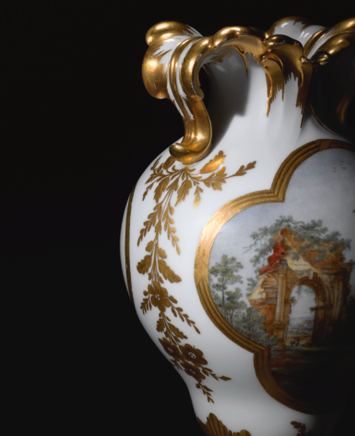 Le premier vase en porcelaine de Sèvres acheté par Marie-Antoinette en 1774 Captur37