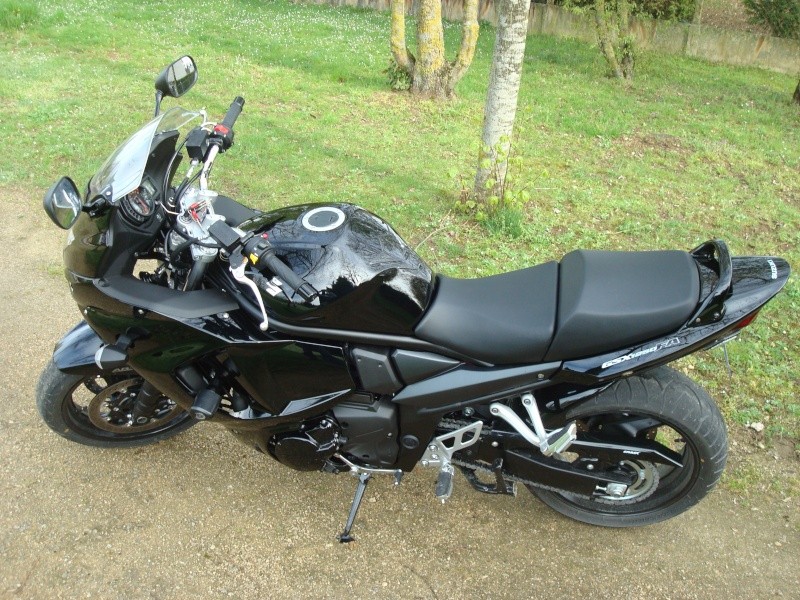 ma nouvelle moto gsx 1250 fa Dsc03312