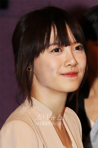 Goo Hye Sun visits Yeonpyeong Island residents 20101210