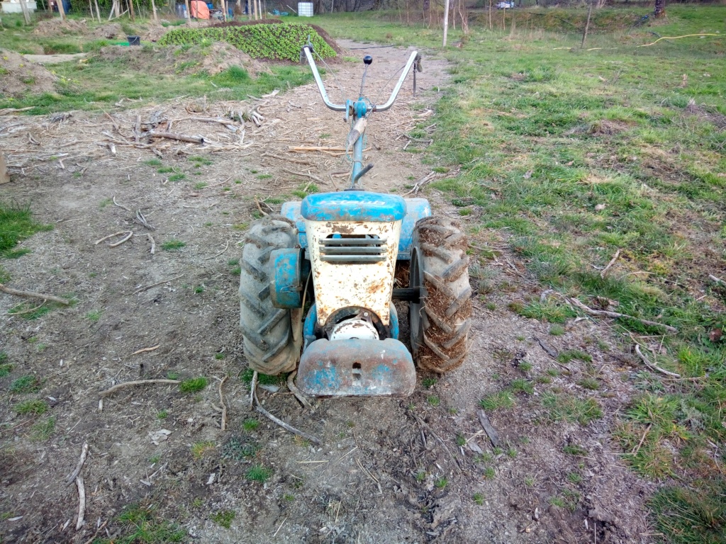 Mon PPX S6 qui vient compléter mon tracteur STAUB Img_2011