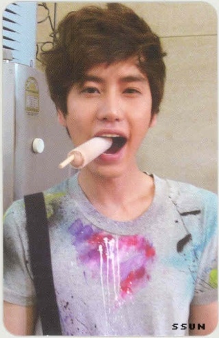 Whos the guy/girl you like the most in kpop?  Kyu-hy10
