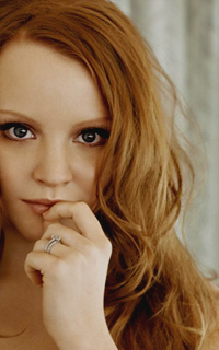 Lauren Ambrose 0414