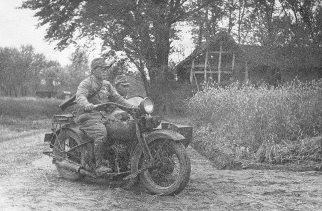 Diverses photos de la WWII - Page 4 14223