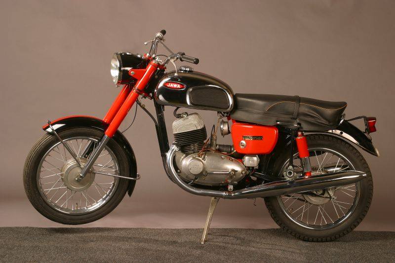 Motos Jawa anciennes 1588