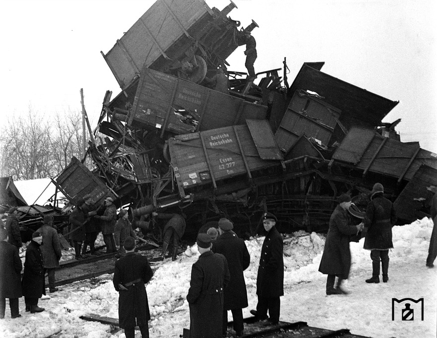 Déraillement de trains 193510