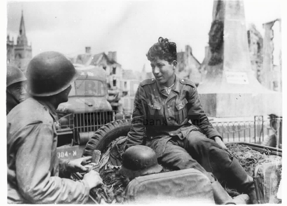 Soldats prisonniers de l'ennemi 2367