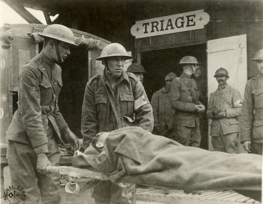 Véhicules sanitaires (ambulances) - Page 5 33032