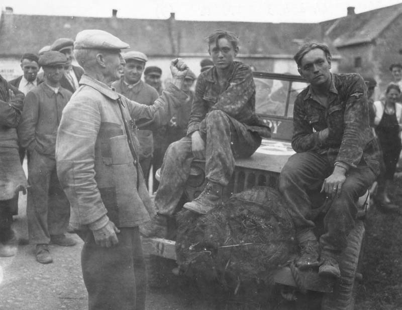 Soldats prisonniers de l'ennemi 4161