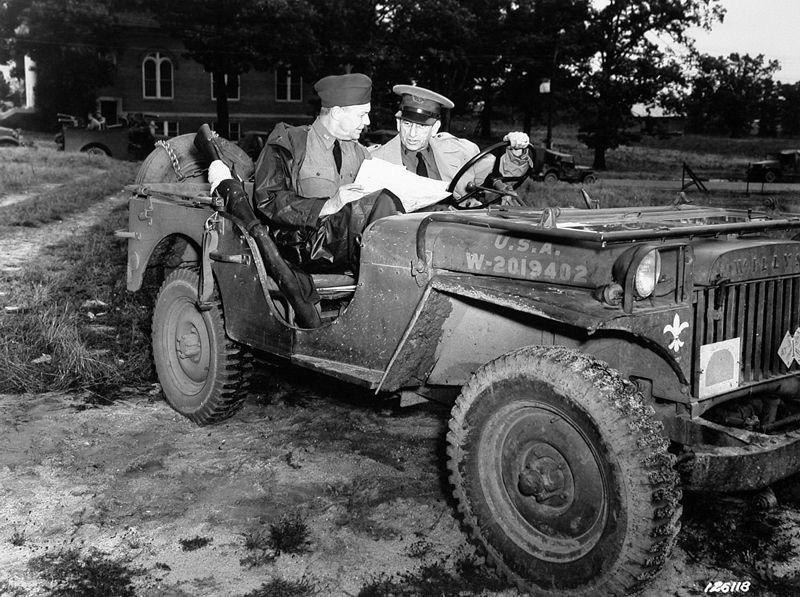 Джип с ранеными США 1944