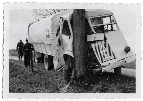 Véhicules sanitaires (ambulances) 6543