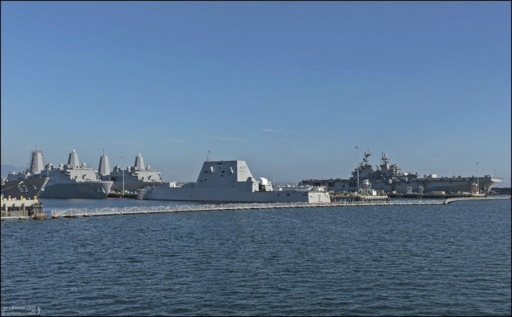 Porte-avions USS Midway - Ferry pour Coronado Island 67san-10