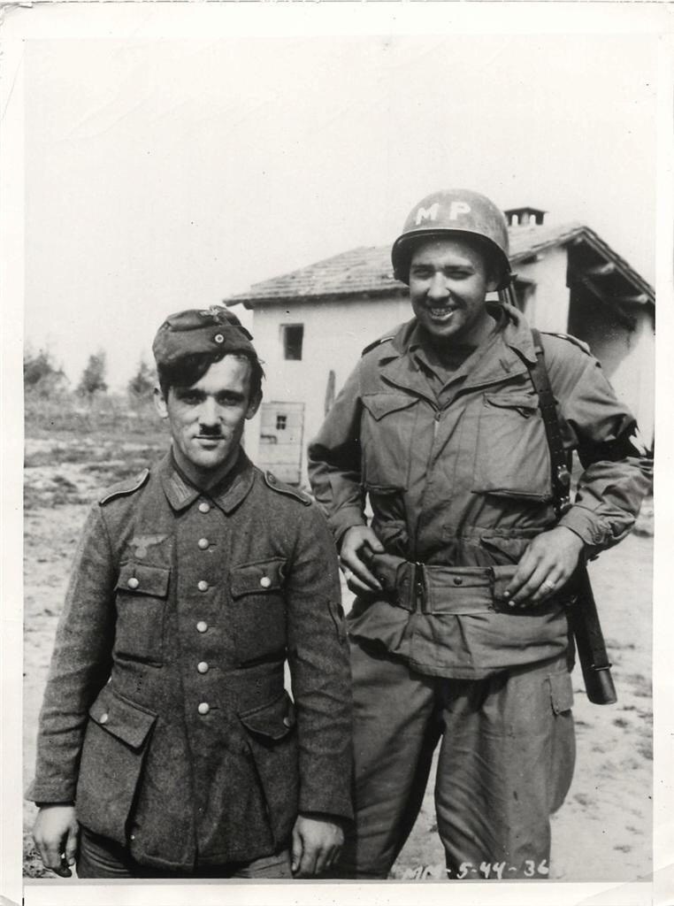 Diverses photos de la WWII (fichier 8) - Page 17 69523