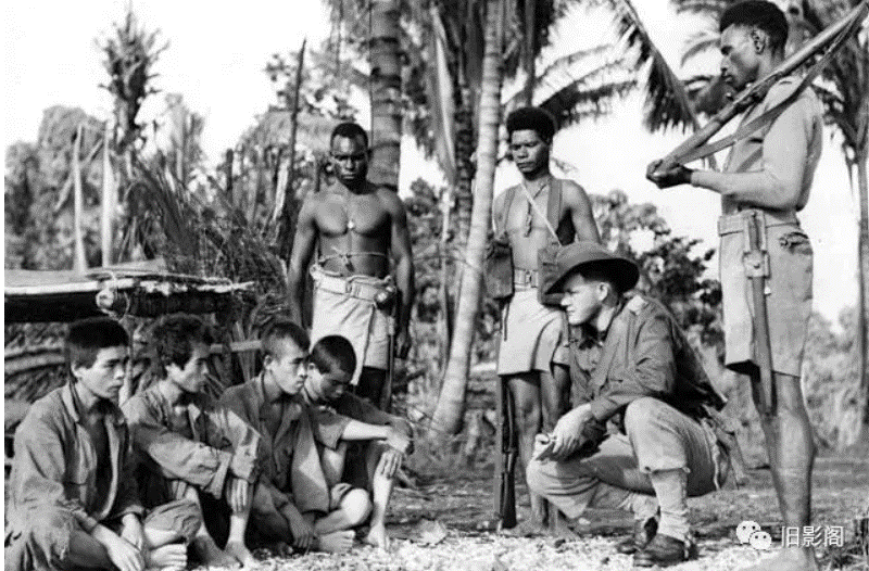 Soldats prisonniers de l'ennemi - Page 7 Aus_ja11