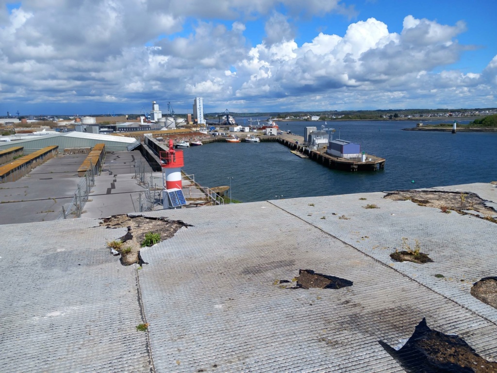 Les entrailes du sous-marin Flore Bunker15