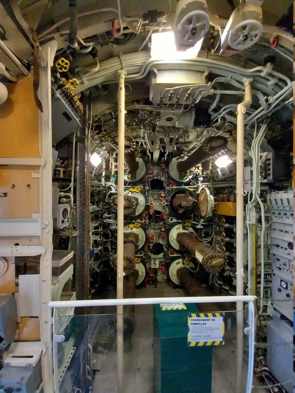 Les entrailes du sous-marin Flore Bunker34