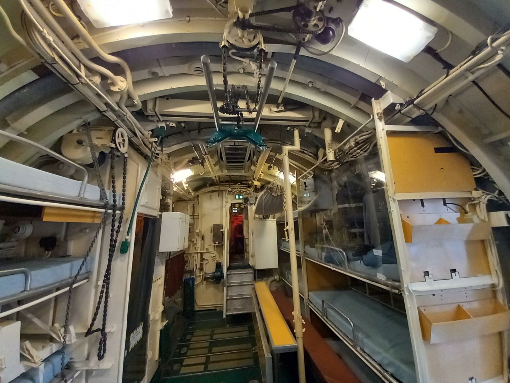 Les entrailes du sous-marin Flore Bunker35