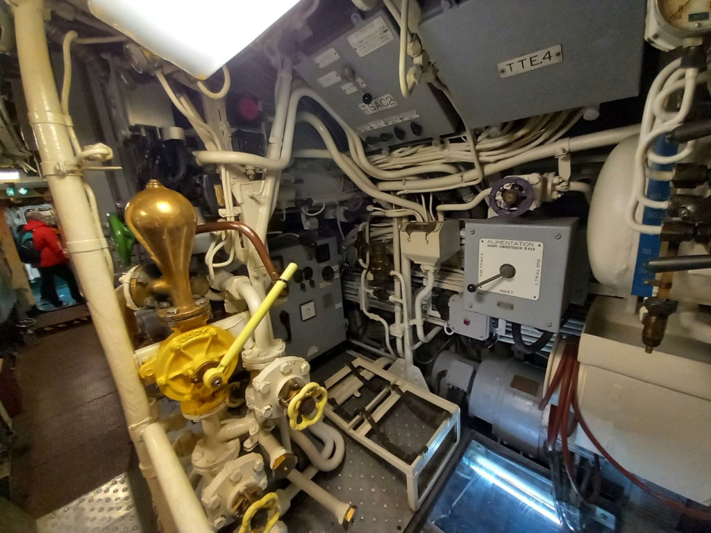 Les entrailes du sous-marin Flore Bunker51