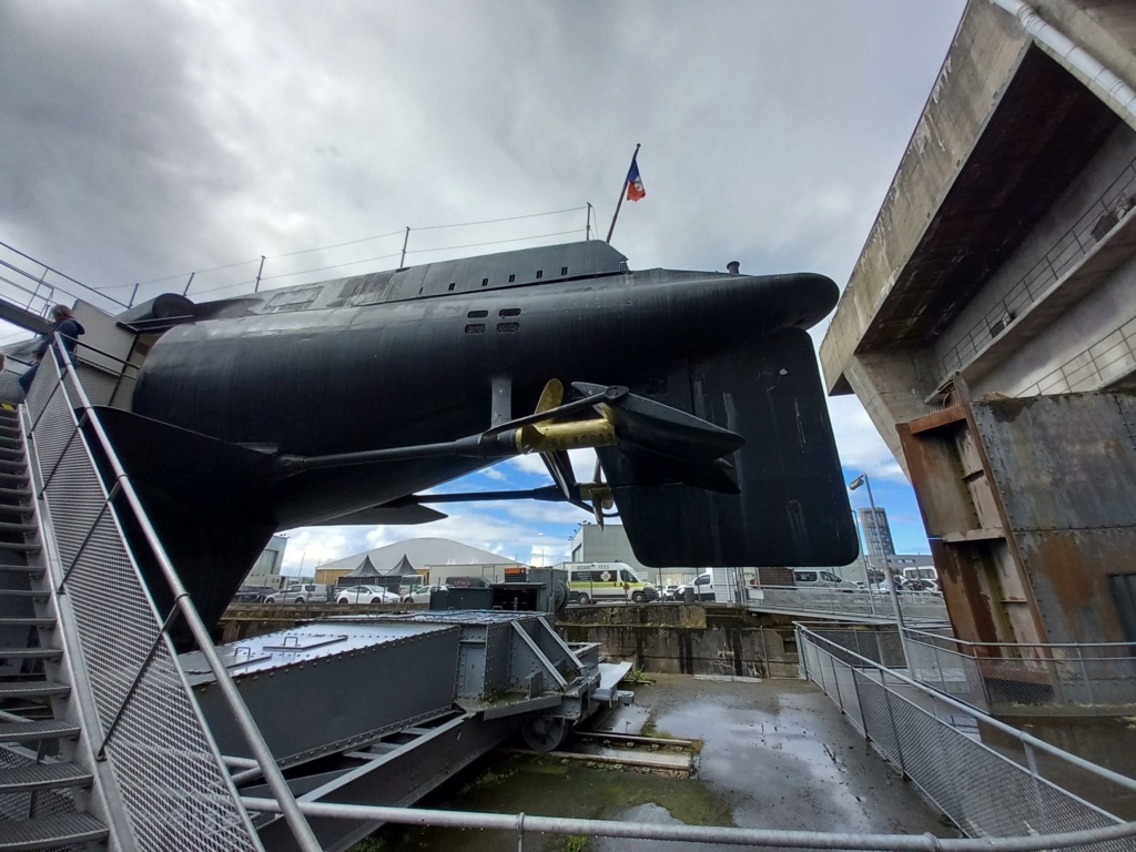 Les entrailes du sous-marin Flore Bunker57