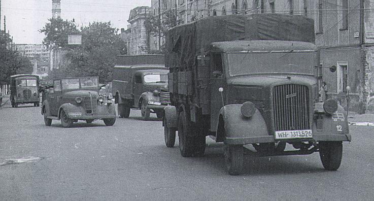 Convois de véhicules WWII Dma32110