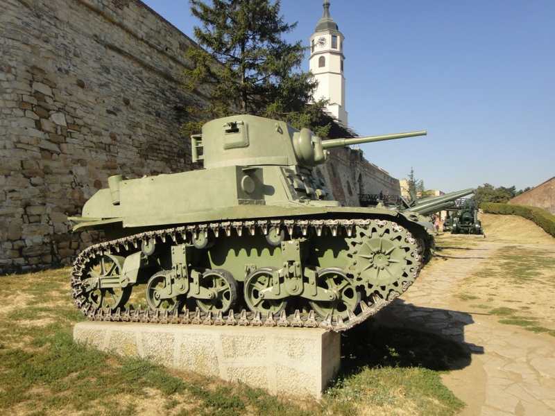 Musée militaire de Belgrade Post1024