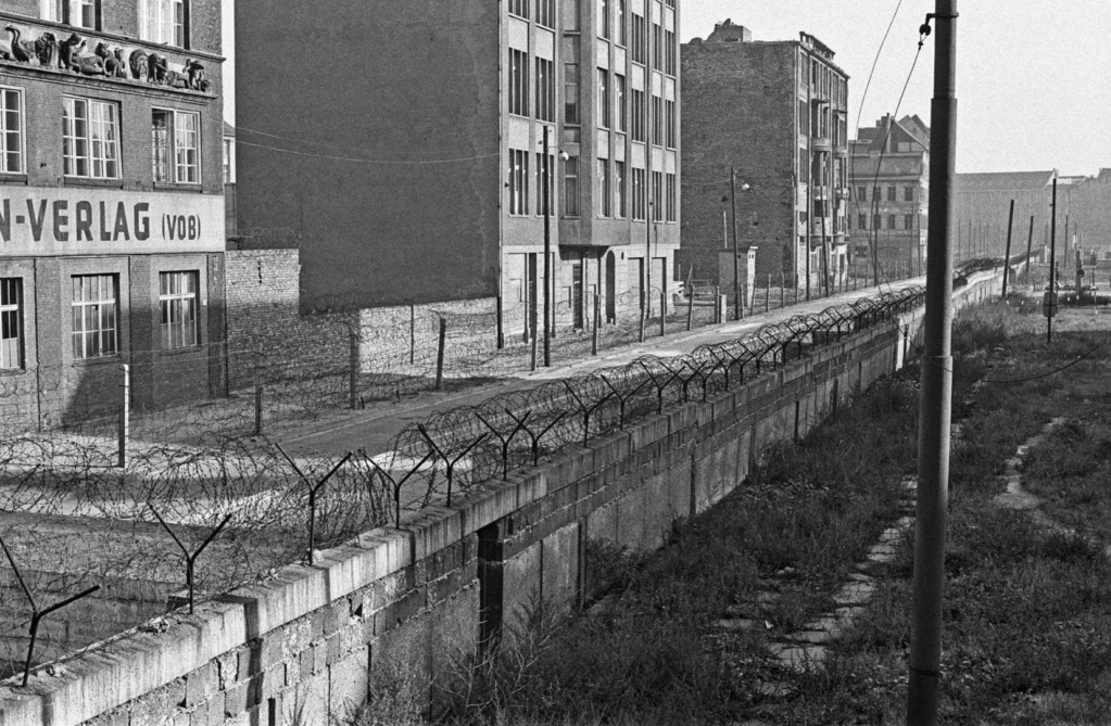 Le mur de Berlin - Page 3 Rda510