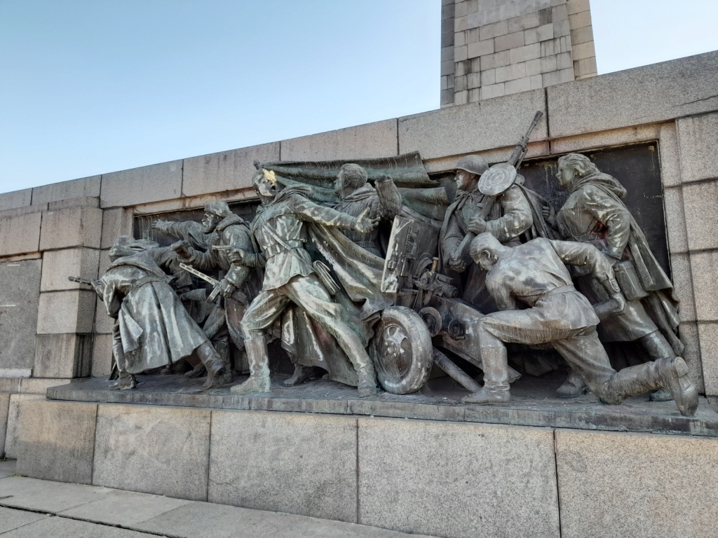 Casse d'un monument à Sofia S812