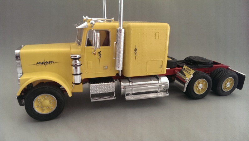 Freightliner Conventional / Revell, 1:25 Imag4523