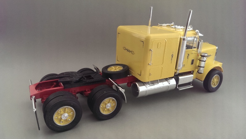 Freightliner Conventional / Revell, 1:25 Imag4524