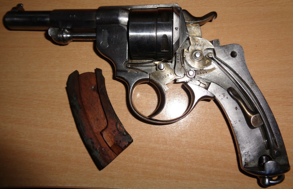 revolver 1873 de marine avec canon daté 1918  Dsc01511