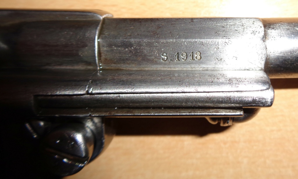 revolver 1873 de marine avec canon daté 1918  Dsc01515
