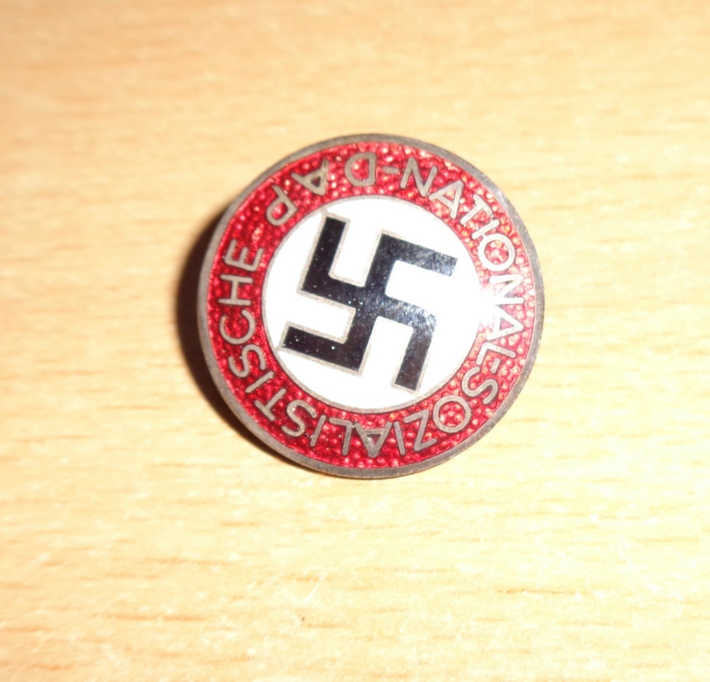 badge du parti Dsc06610