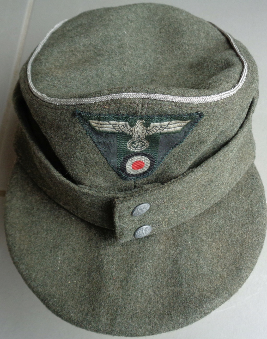 casquette modèle 43 pour officier allemand Dsc07768