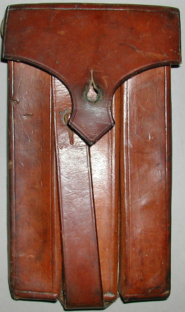 Porte chargeur allemand cuir 1938 Dscn0110