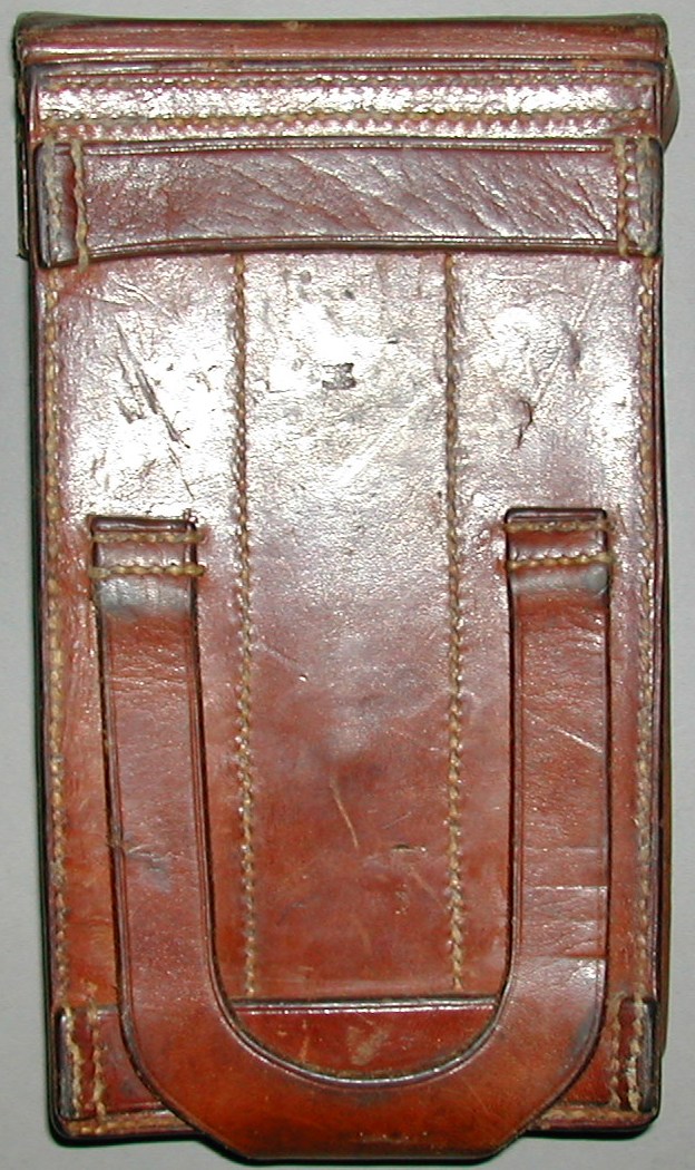 Porte chargeur allemand cuir 1938 Dscn0111