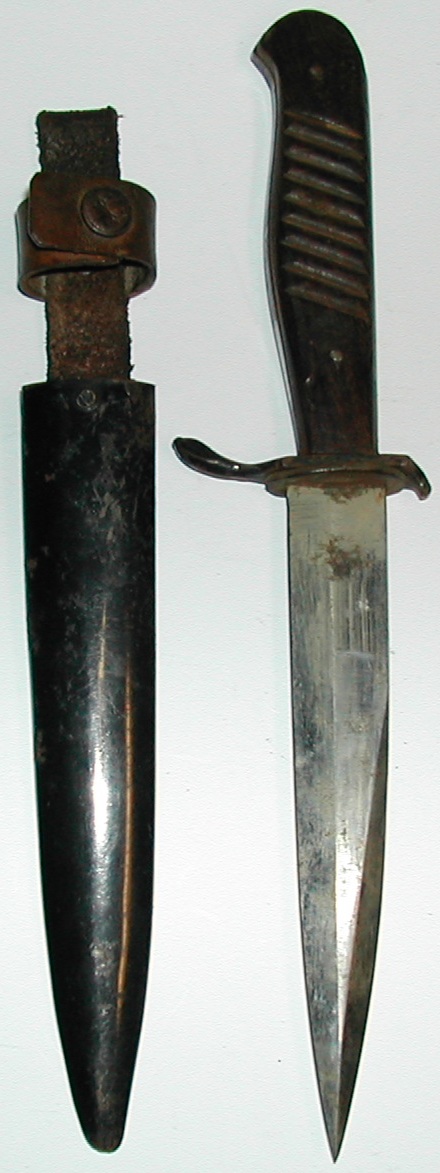 Couteau de tranchée Poigna10