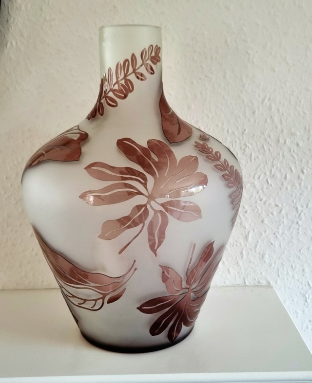 Large etched cameo vase Etched17