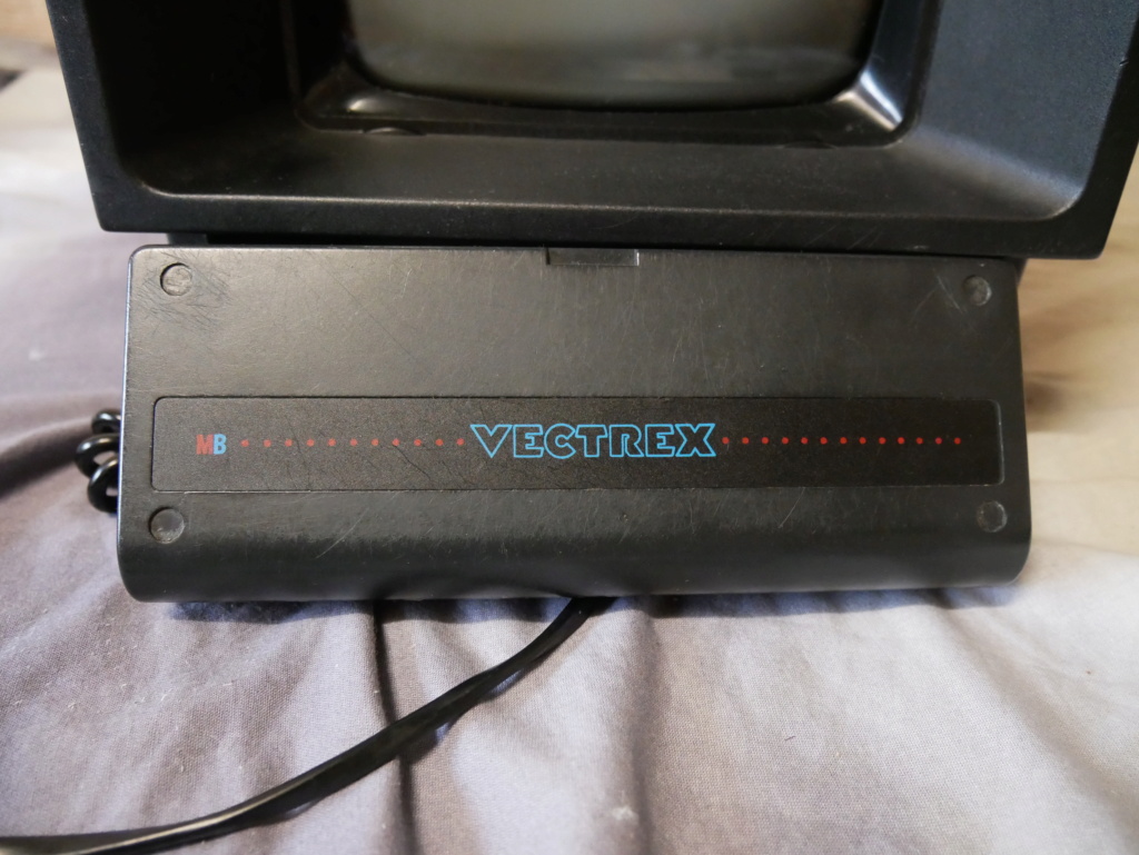[VENDUE] Console Vectrex + accessoires + jeux  - Page 2 P1000216